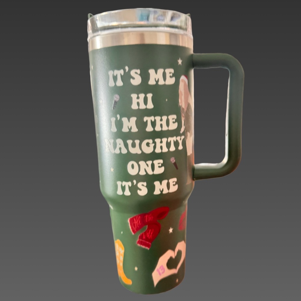 NWT “Swiftmas” 40oz Tumbler‎